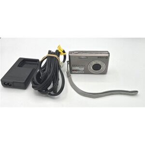 Nikon Coolpix S700 Digital Camera Bundle